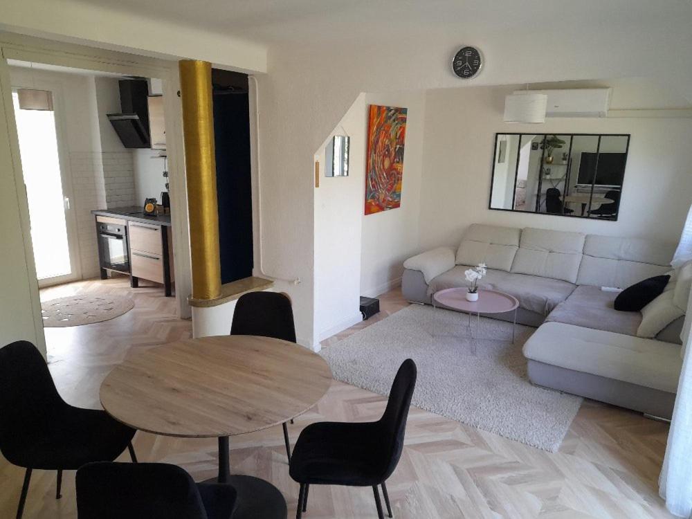 Appartement Aux Alyscamps 2, Climatisation, Wifi, Parking Arles Bagian luar foto